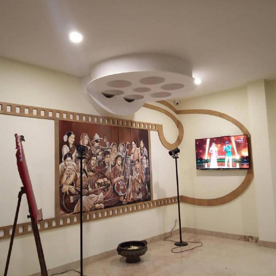 Cinemascope An Apart Hotel Chennai Exterior photo